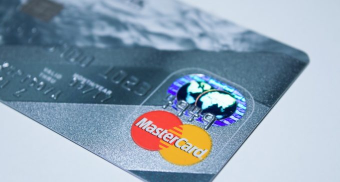 Kreditkarten: Gebührenfrei ist nicht immer günstig