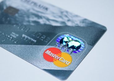 Kreditkarten: Gebührenfrei ist nicht immer günstig
